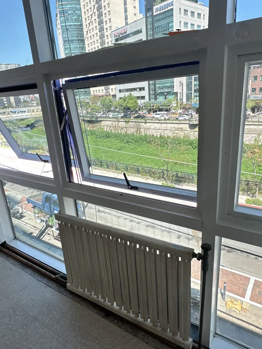 완전히 안열리는 프로젝트창 수리 이전 프로젝트 창문
